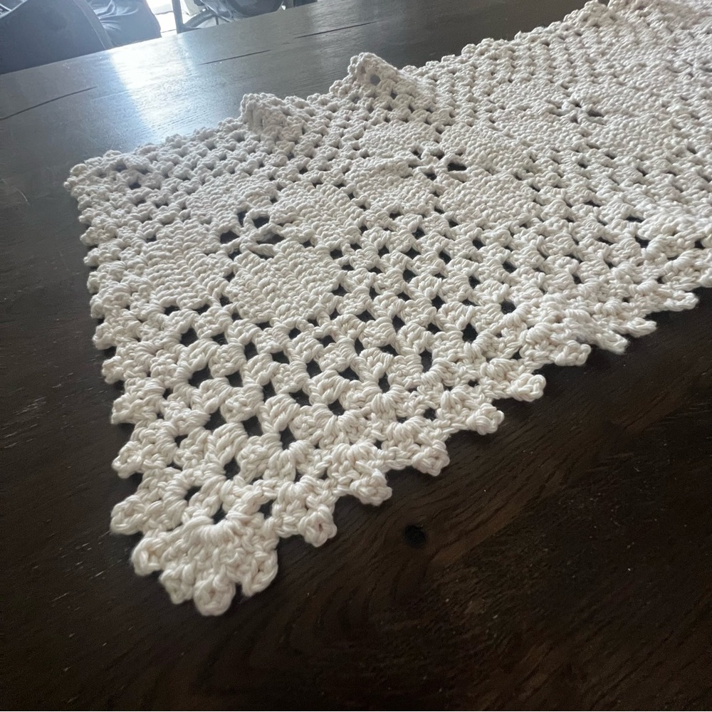White/Cream Rectangular Crochet Flower Table Runner - Picture 2 of 8